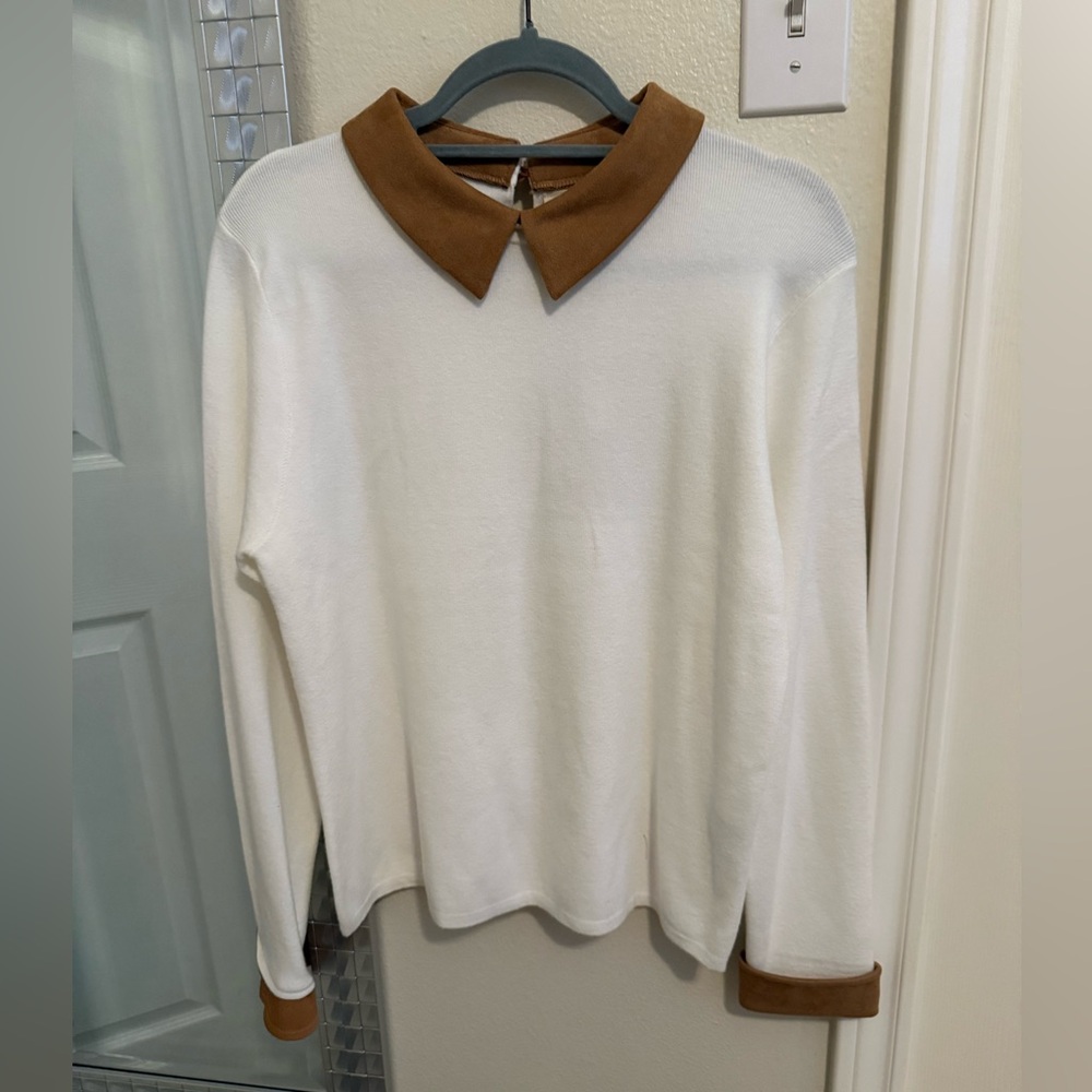 Via Milano White Lightweight Sweater with Brown Collar & Cuff - Size Large
